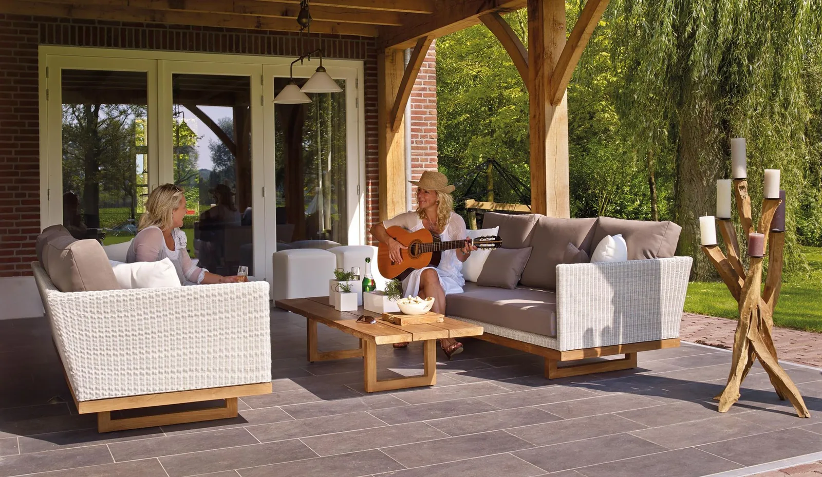 How to Create a Functional Yet Elegant Outdoor Space