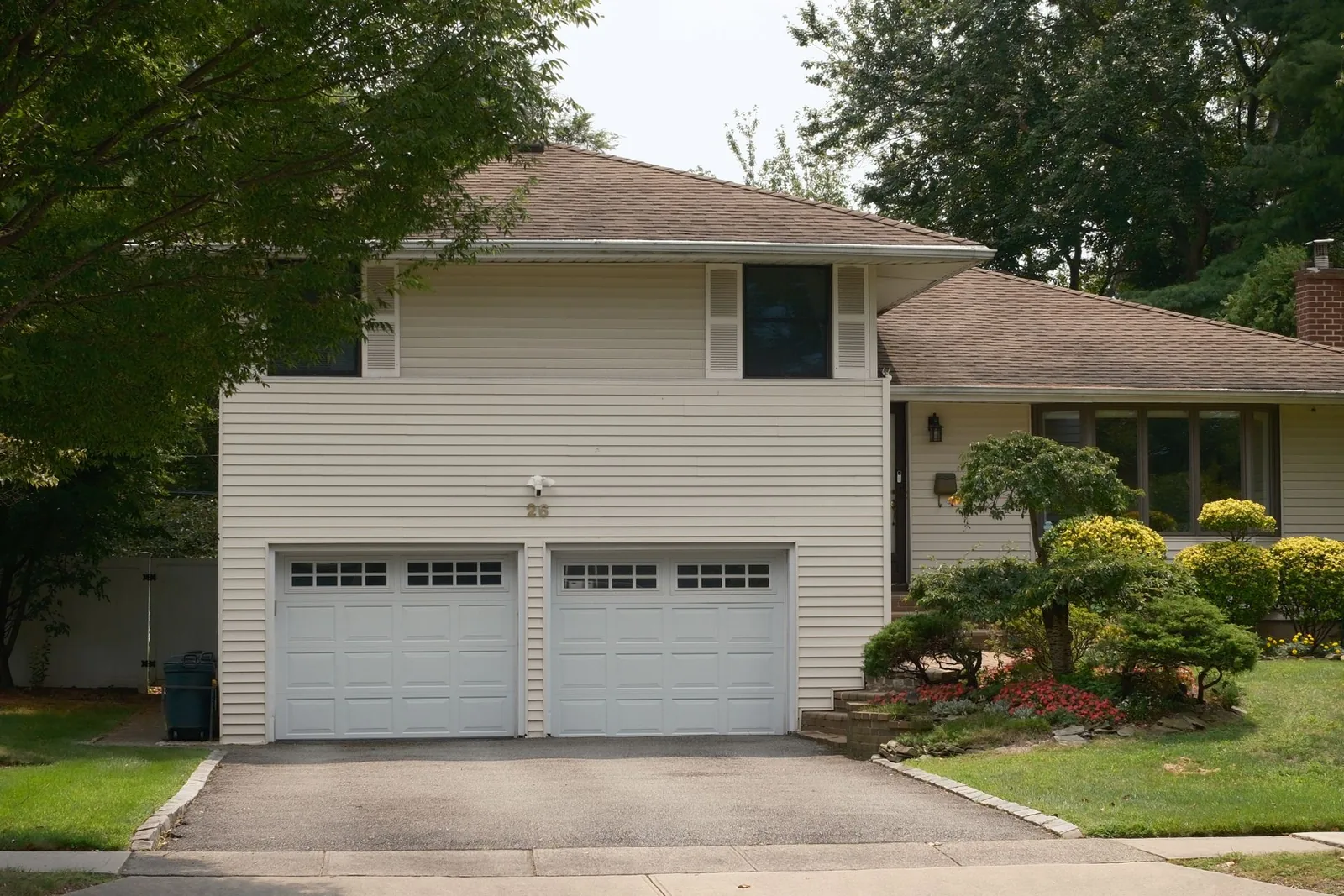 How Insulated Sectional Doors Protect Your Home from the Elements