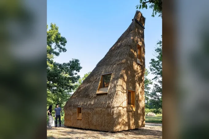 LTL Architects Builds a Compressed Straw House in New York