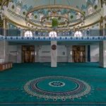 The Art of Mosque Carpets in Dubai: A Blend of Tradition and Luxury