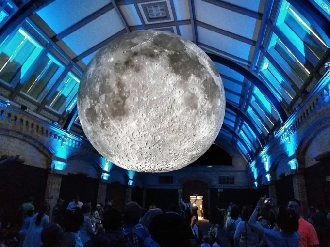 A Giant Traveller from Universe, Museum of the Moon