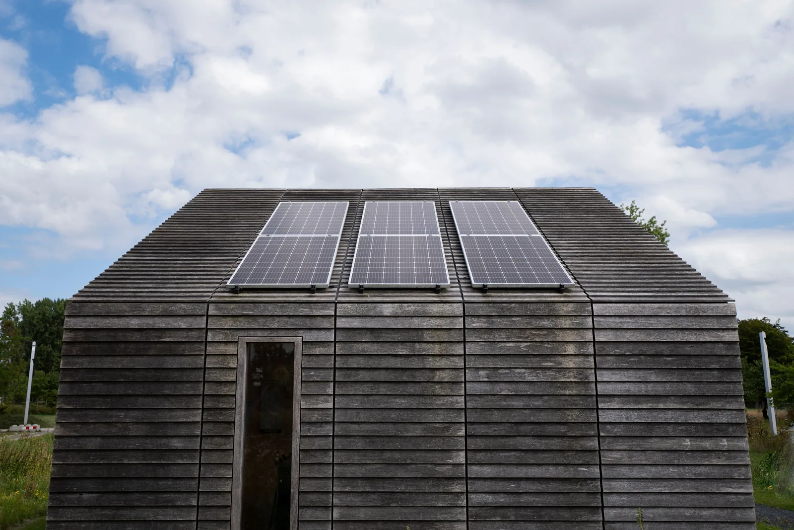 Off-Grid Living: Top Energy Solutions for Your Home & Family