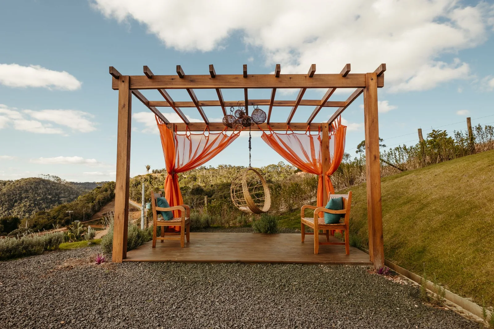 5 Accessible Outdoor Structure Options For Flexible Living and Storage
