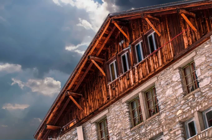 How Roof Overhangs Improve Exterior Aesthetics and Structural Value
