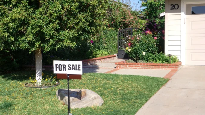 How to Avoid Common Delays When Selling Your House Quickly