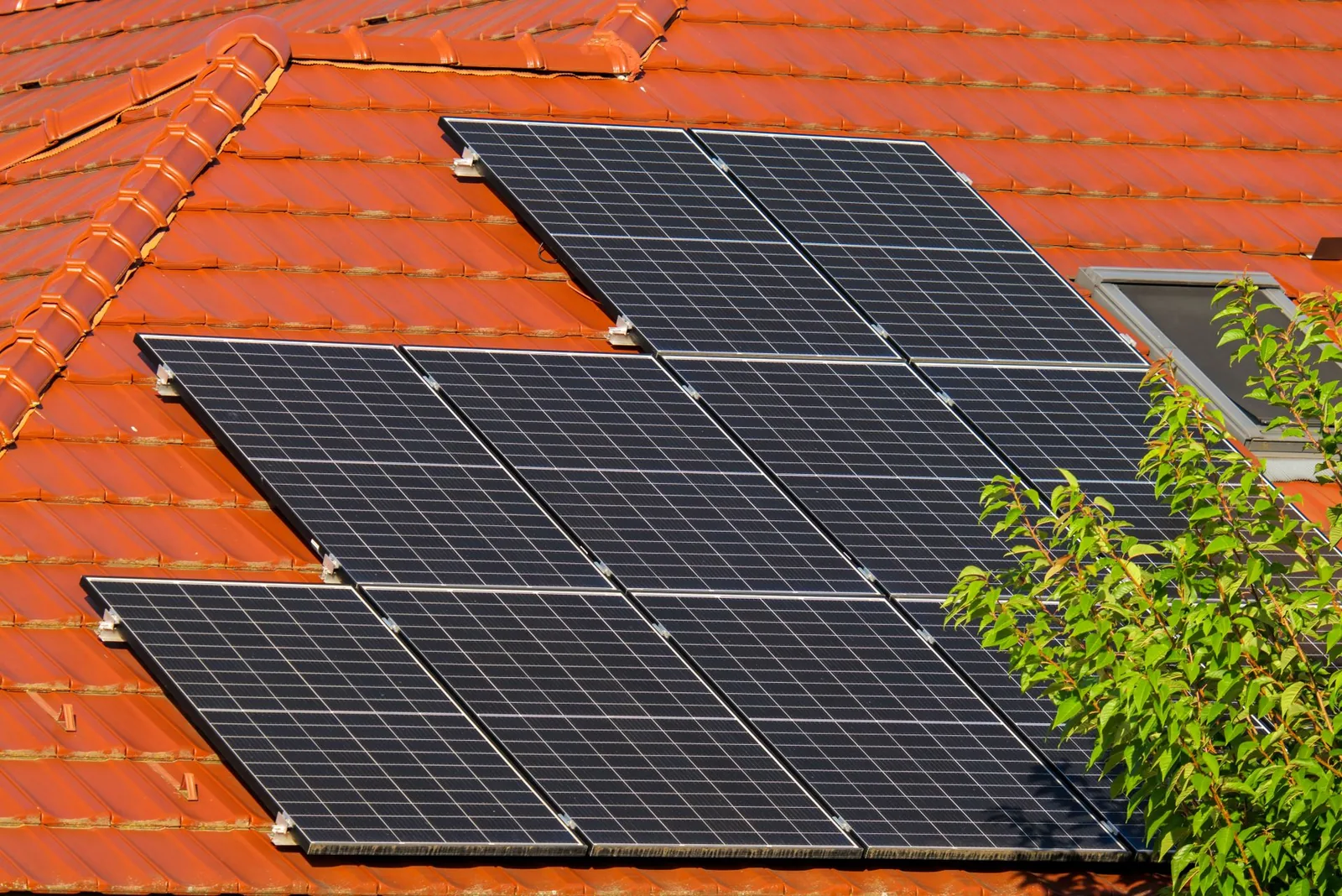 Enhance Energy Efficiency with Cutting-Edge Solar Systems
