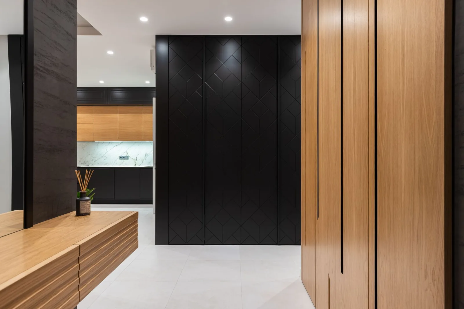 Matching Wood Veneers with Interior Color Schemes and Furniture