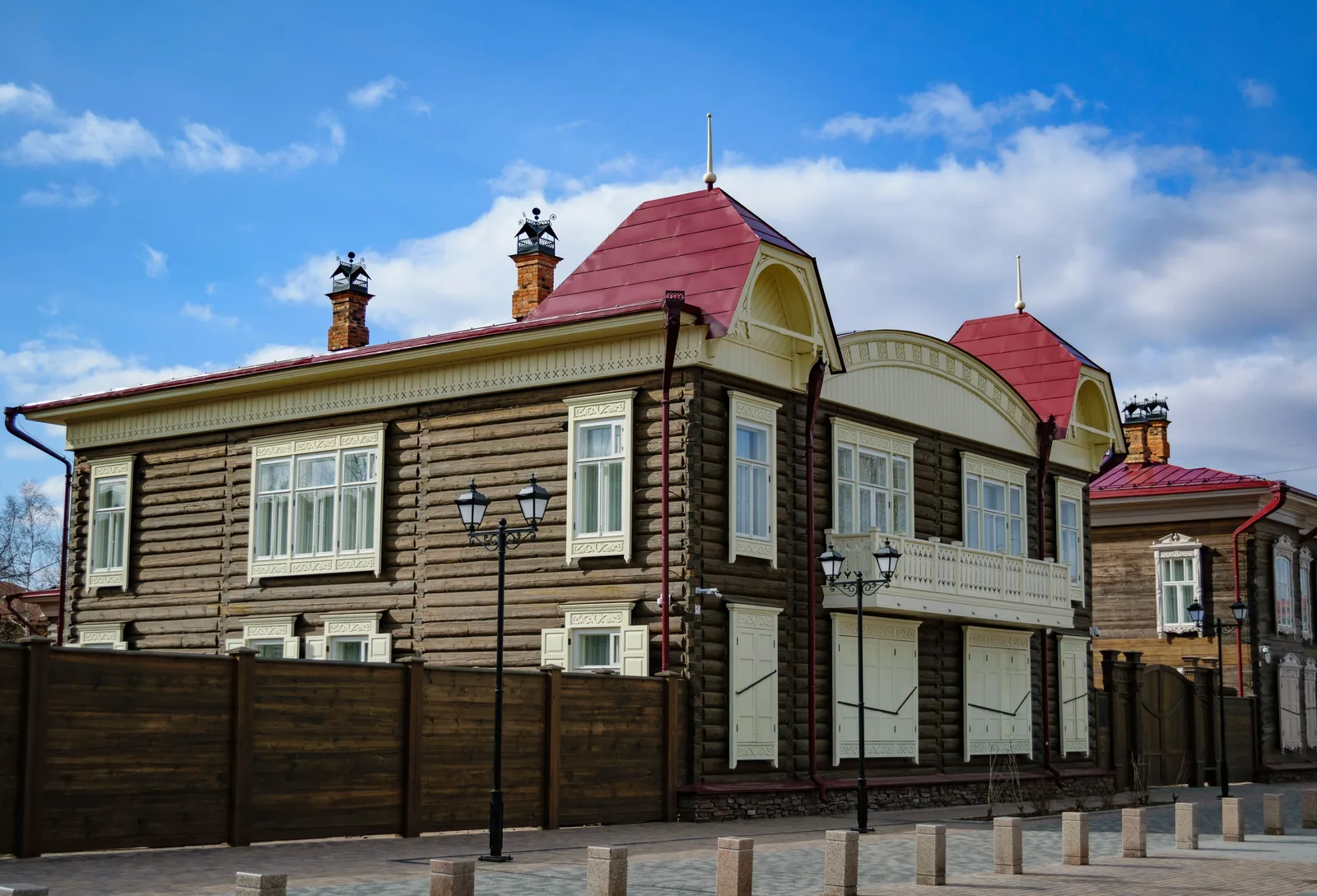 Wooden House Design: Materials, Structure and Tips